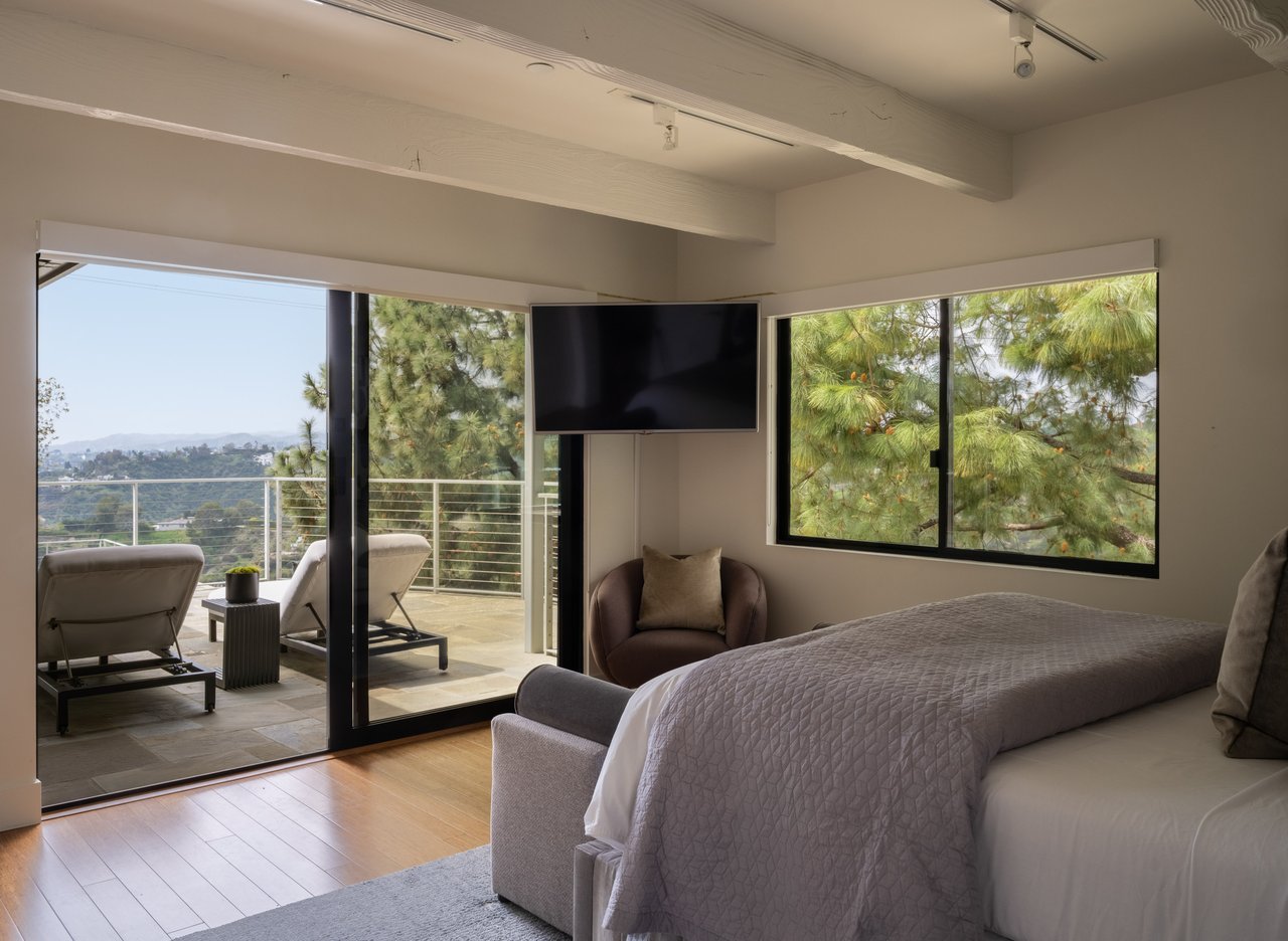1575 Carla Rdg, Beverly Hills