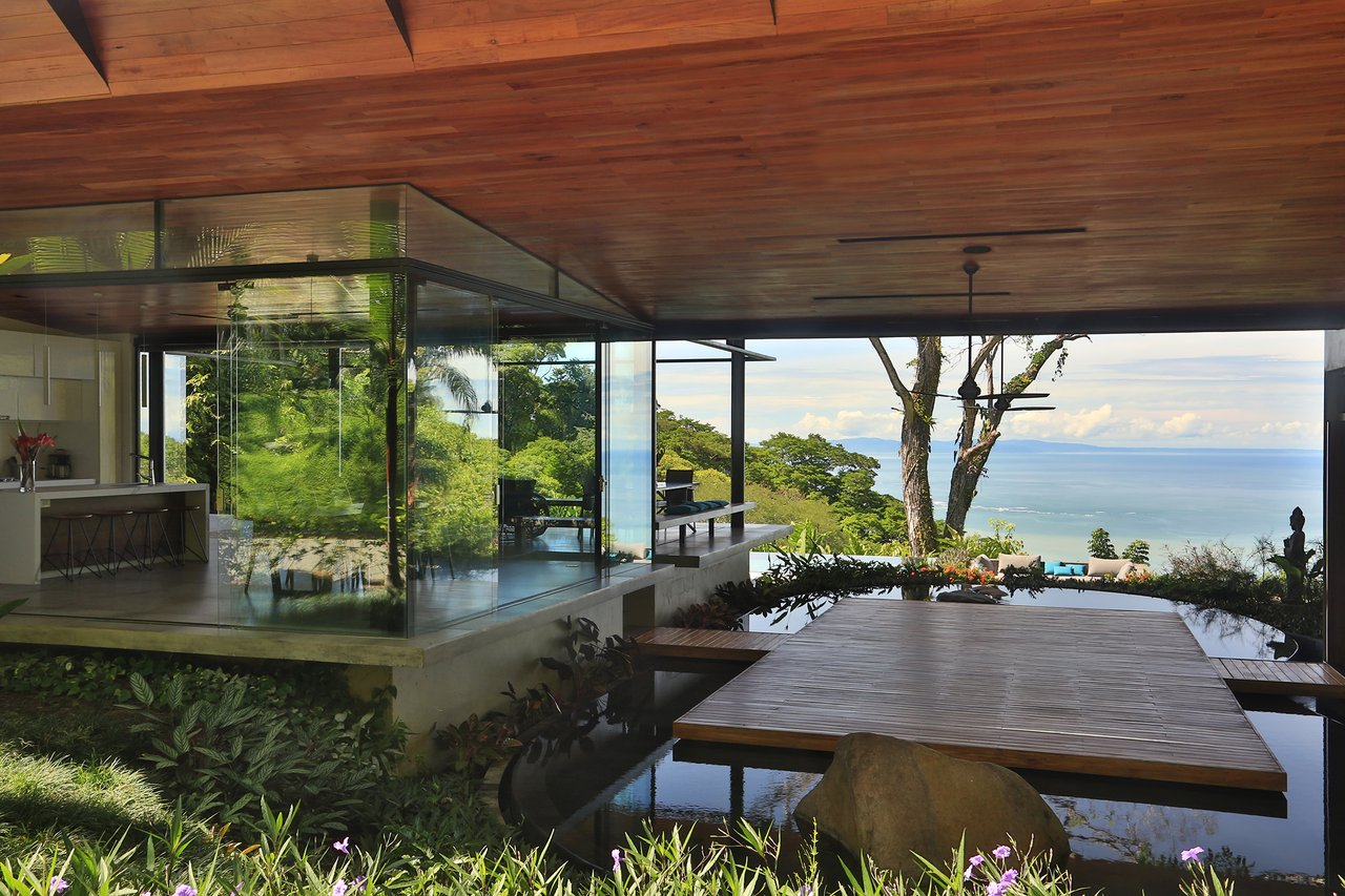 Casa Sanctuary ·  Luxury Jungle Villa · Whale Tail View