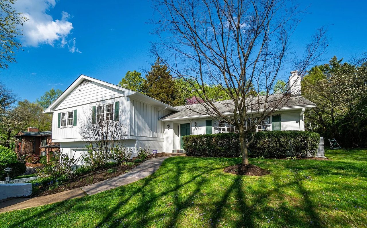 1047 Clover Dr