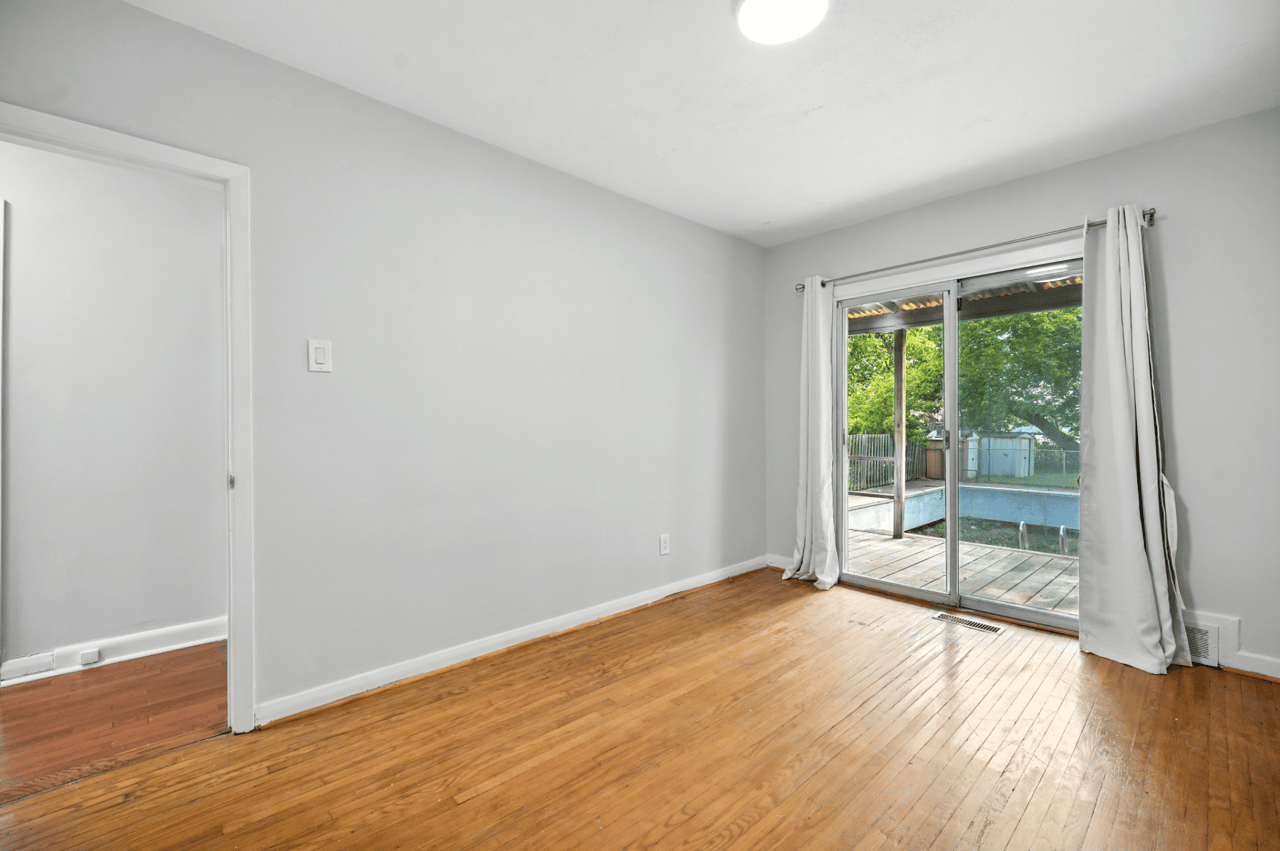 2975 Weston Road