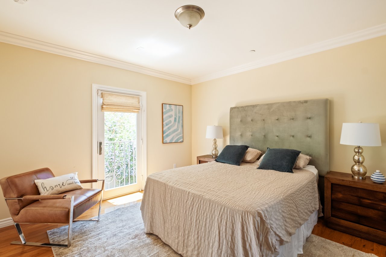11925 Charnock Road, Mar Vista