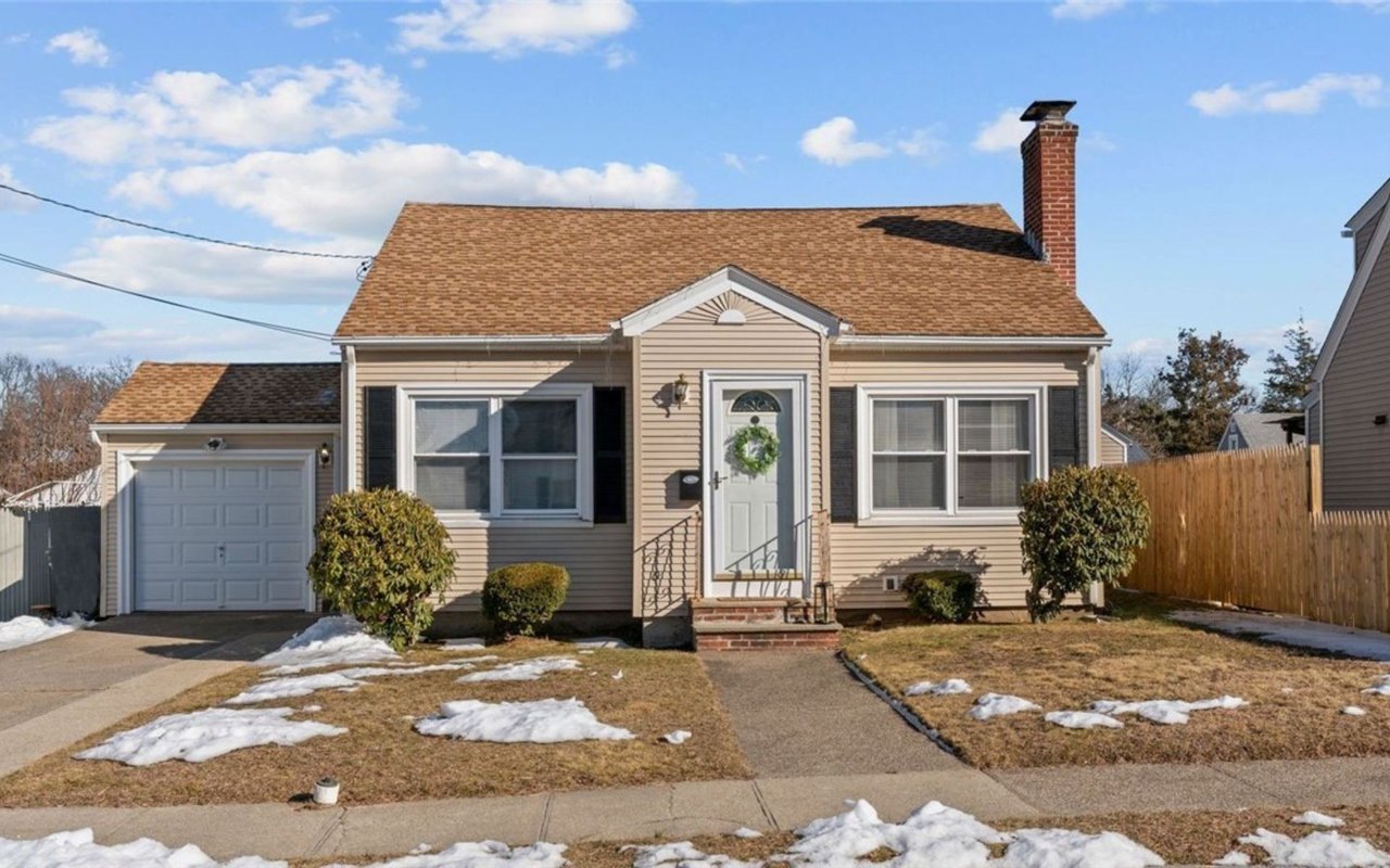 24 Greenwood St