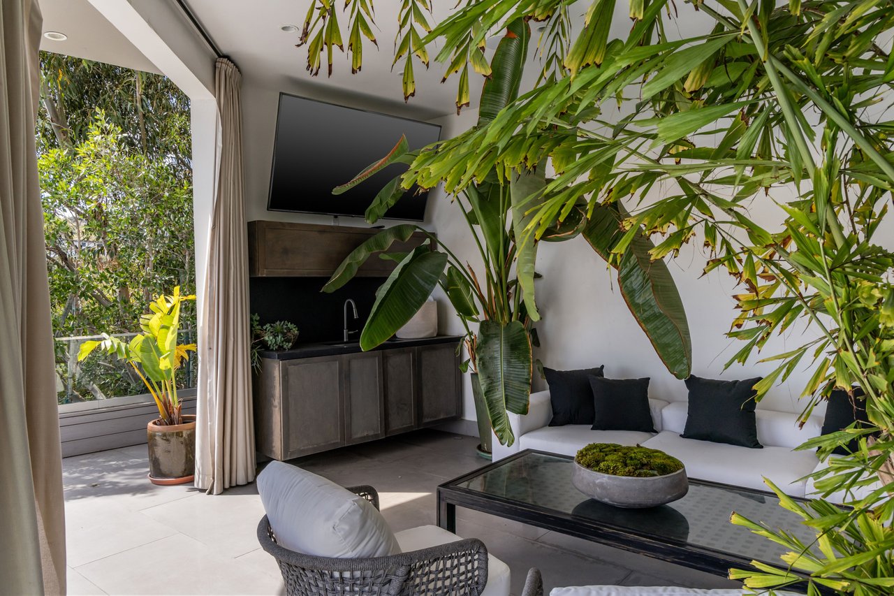 8572 Hillside Ave, Sunset Strip