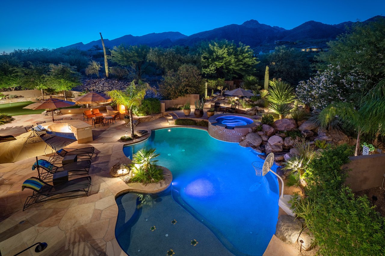 Incomparable Private Estate Home 