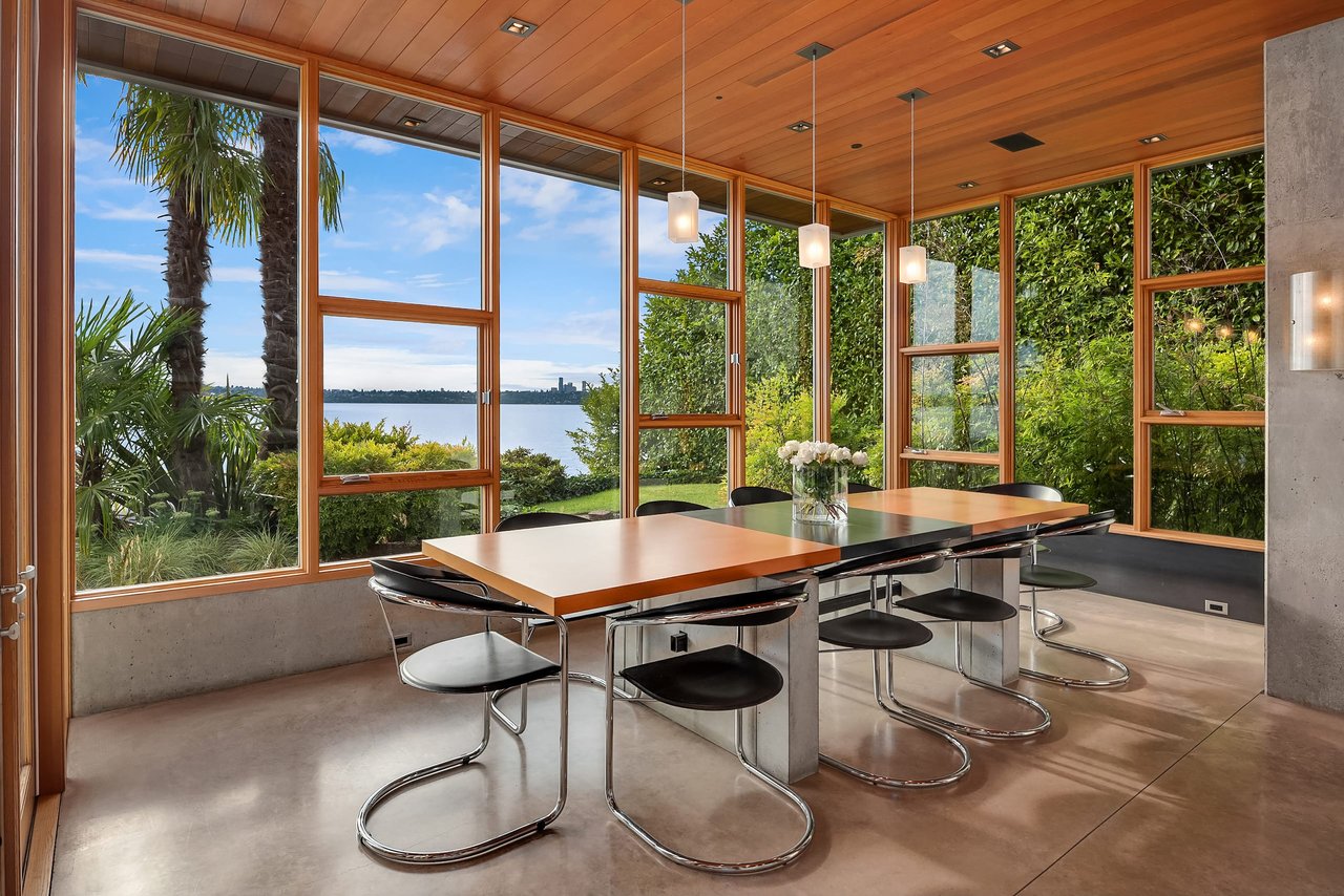 A Prized Residence on Mercer Island