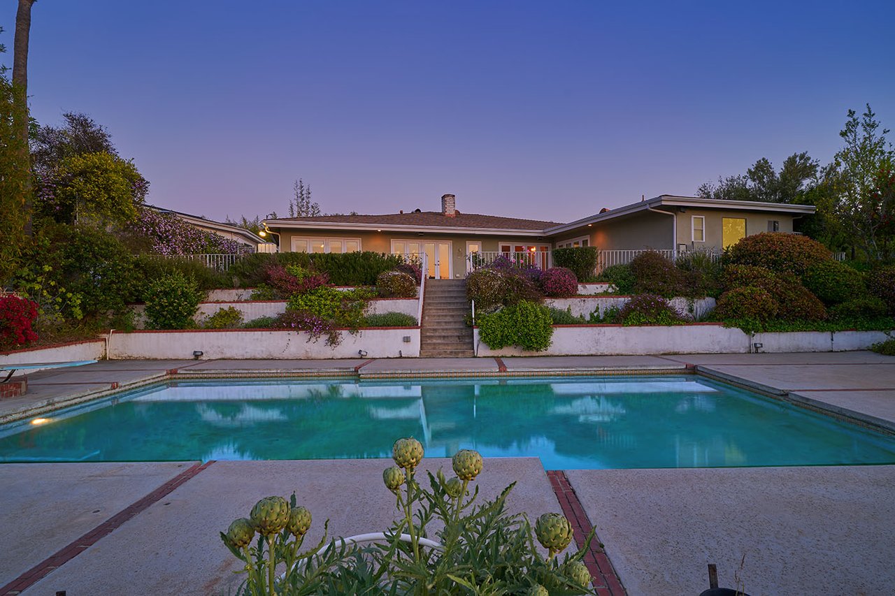  2715 Edwin Pl