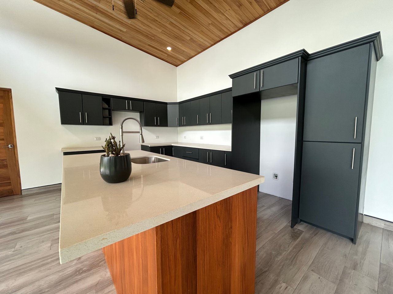 Modern Homes for Sale in Ojochal – El Tucán Paradise | Gated Community Costa Rica