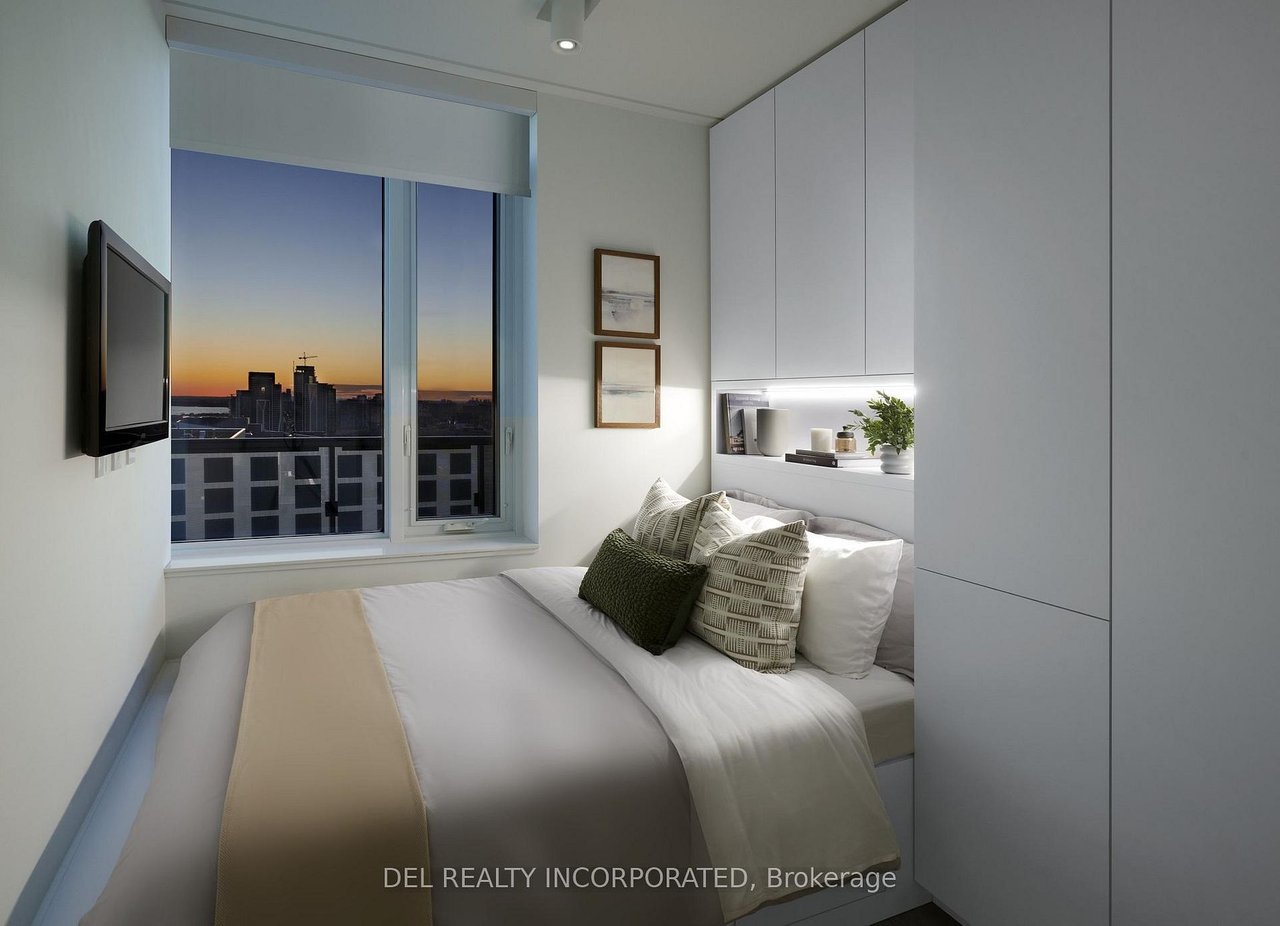 KING WEST'S PREMIER LUXURY COMMUNITY