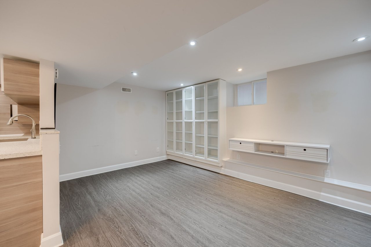 21 Clendenan Ave, Basement