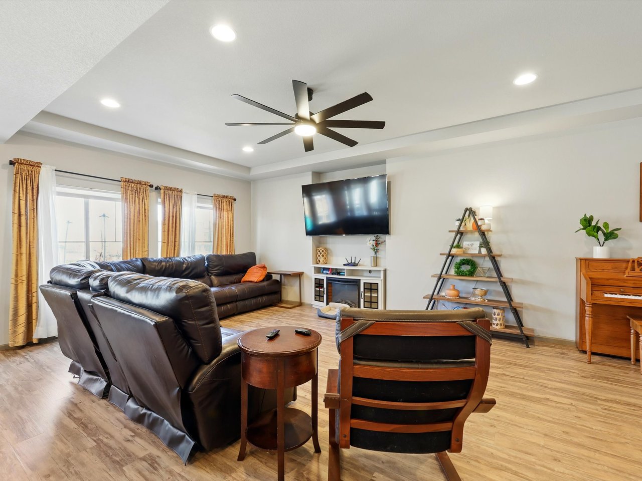 6207 Kildare Drive