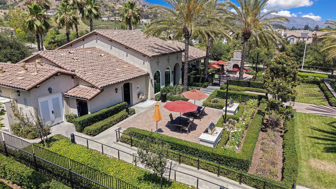 864 E Manresa Drive
