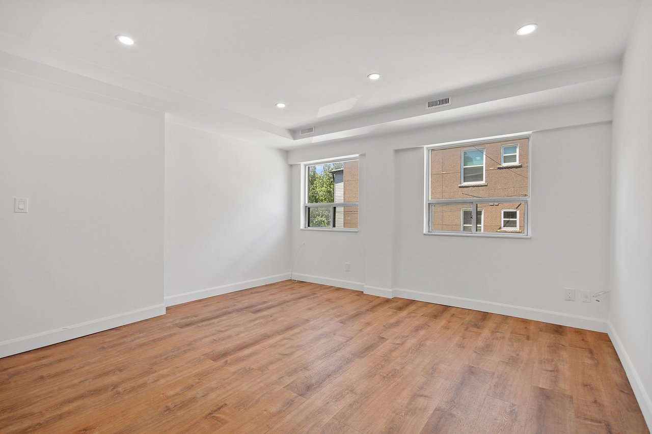 1328 Gerrard Street E Unit: 203