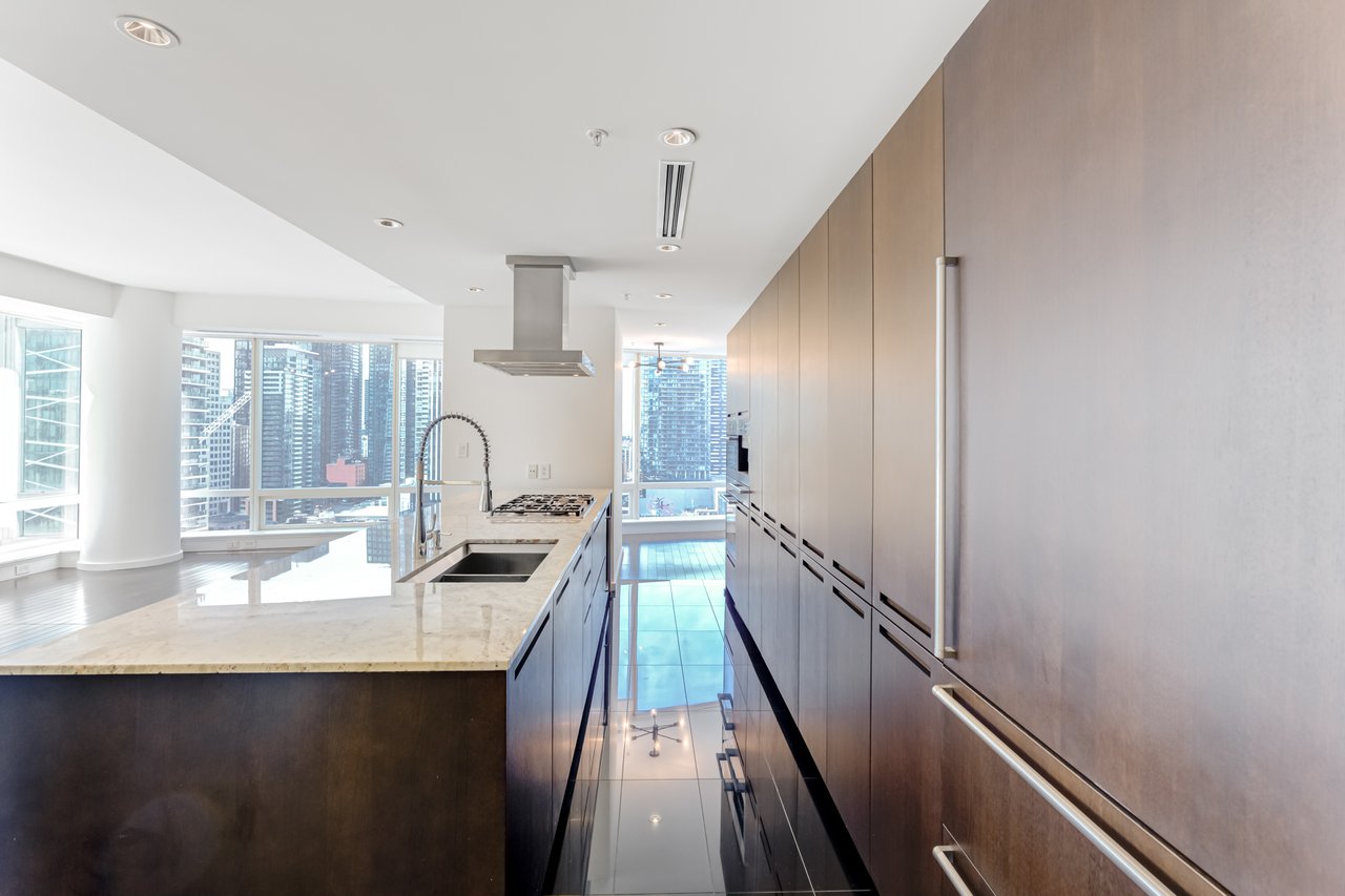 Suite 2001- 180 University Avenue