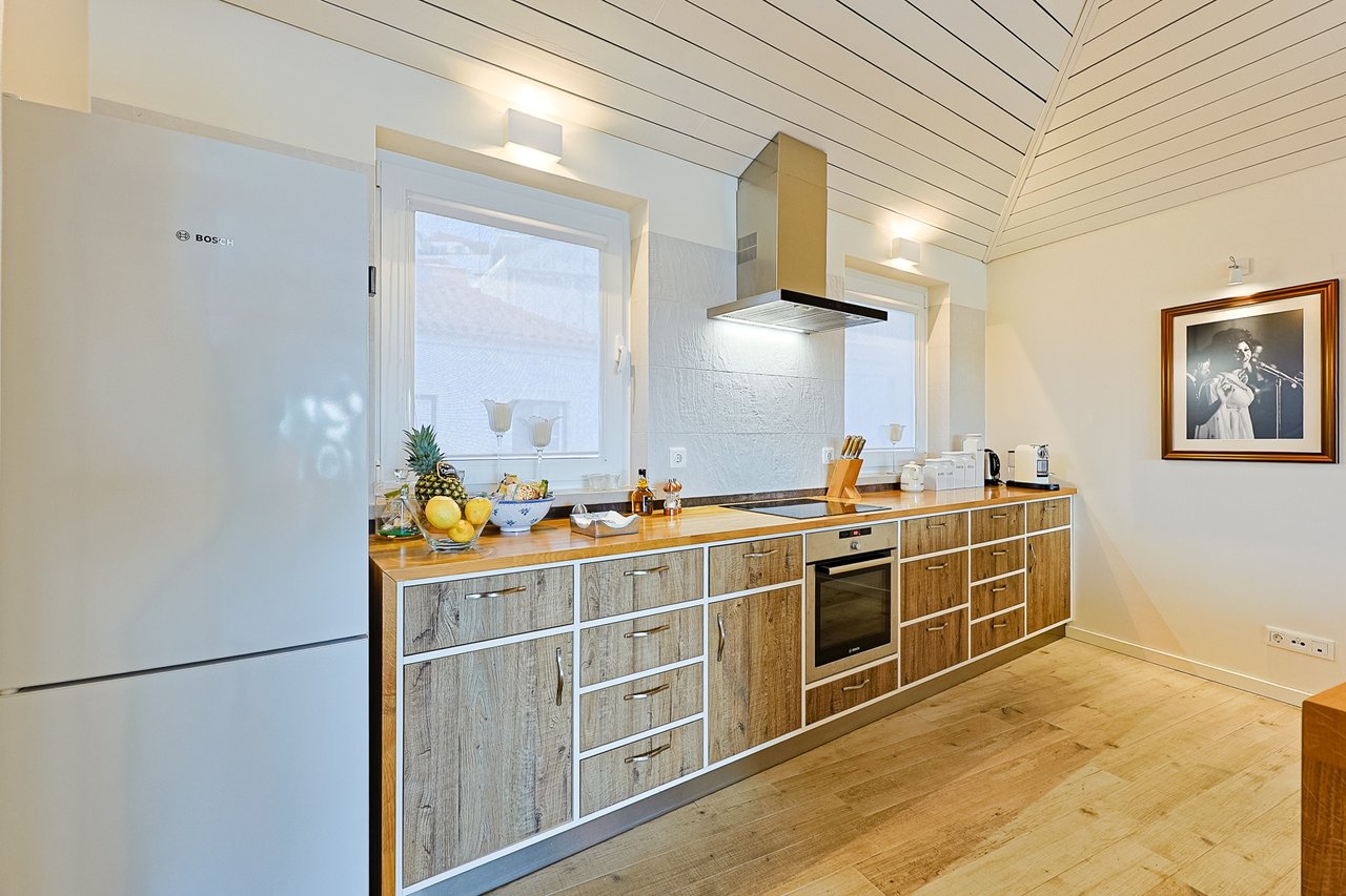 Elevated Riverside Living Minutes from Comporta