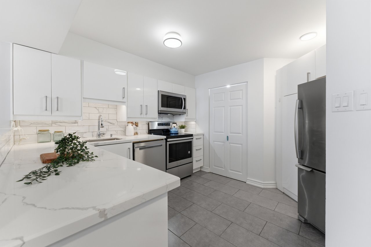 1485 Lakeshore Rd E 511