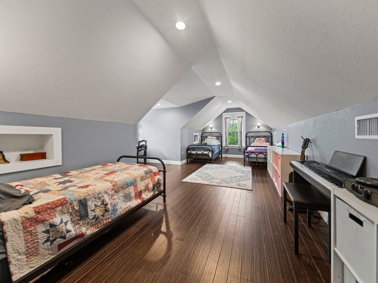 Thunder Mountain Homestead