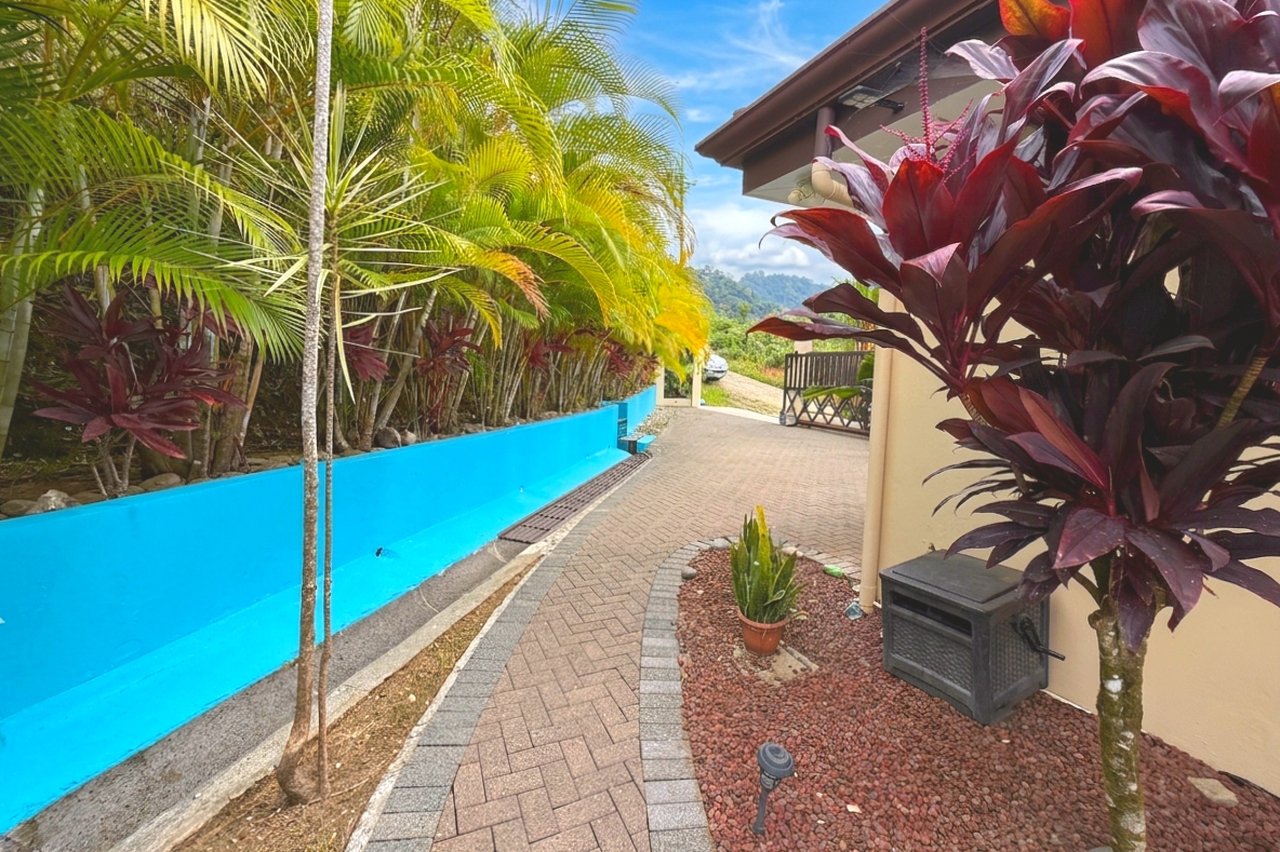 Ocean-View 3-Bedroom Home with 1-Bed Guesthouse, Pool & Spectacular Panoramic Views of Osa Peninsula in Balsar above Ciudad Cortés Costa Rica
