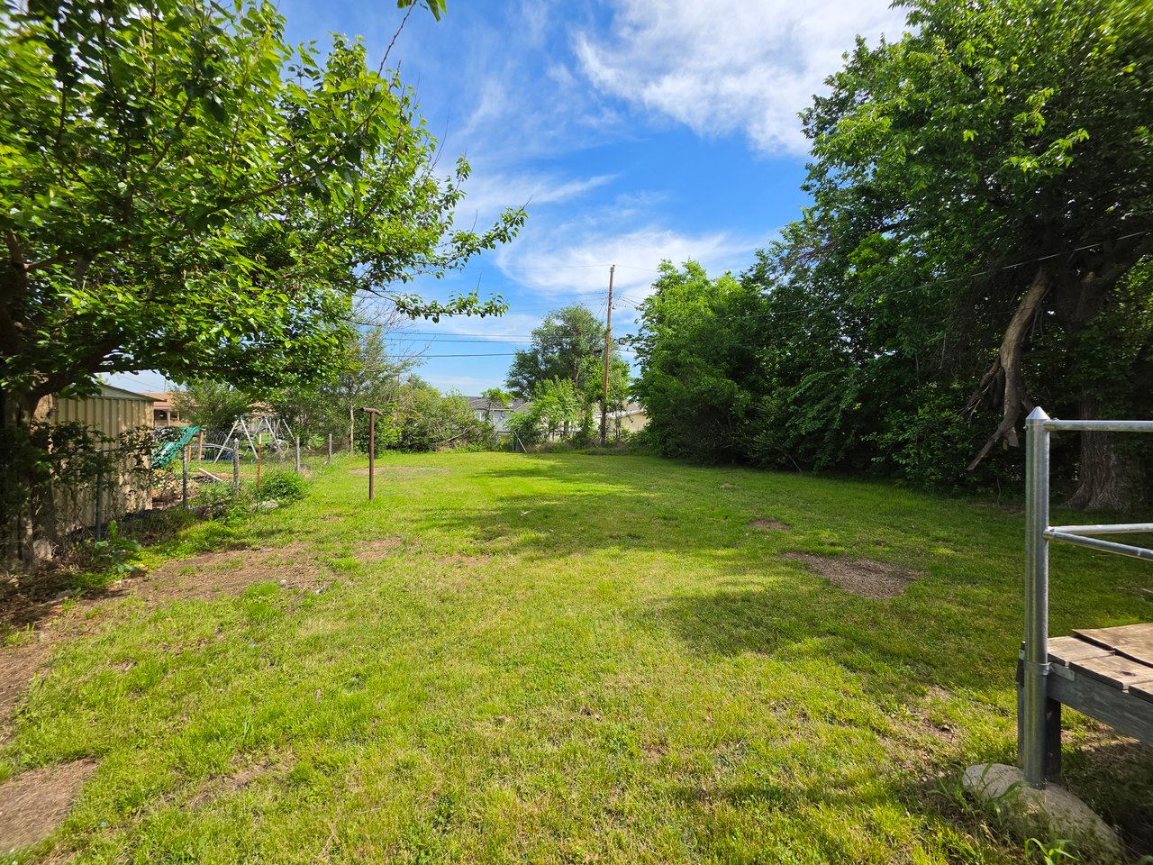 310 W 35th St