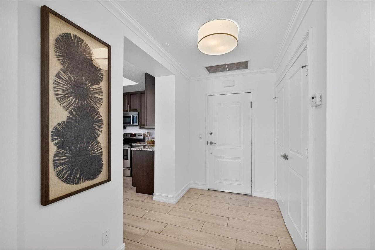 833 Bay Colony Drive S