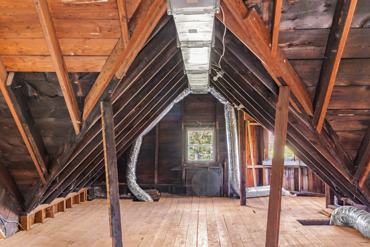 25 Old Turnpike Rd