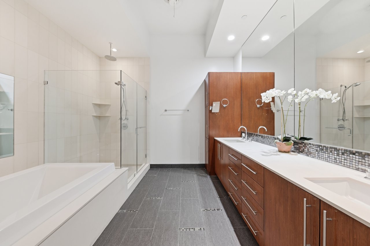 1600 Post Oak Blvd, #1903