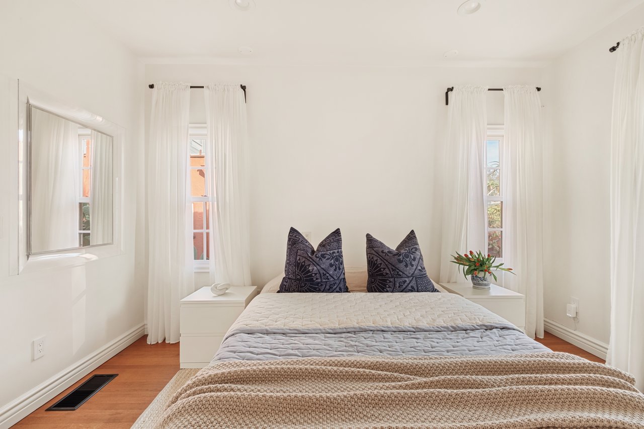8835 Betty Way, West Hollywood