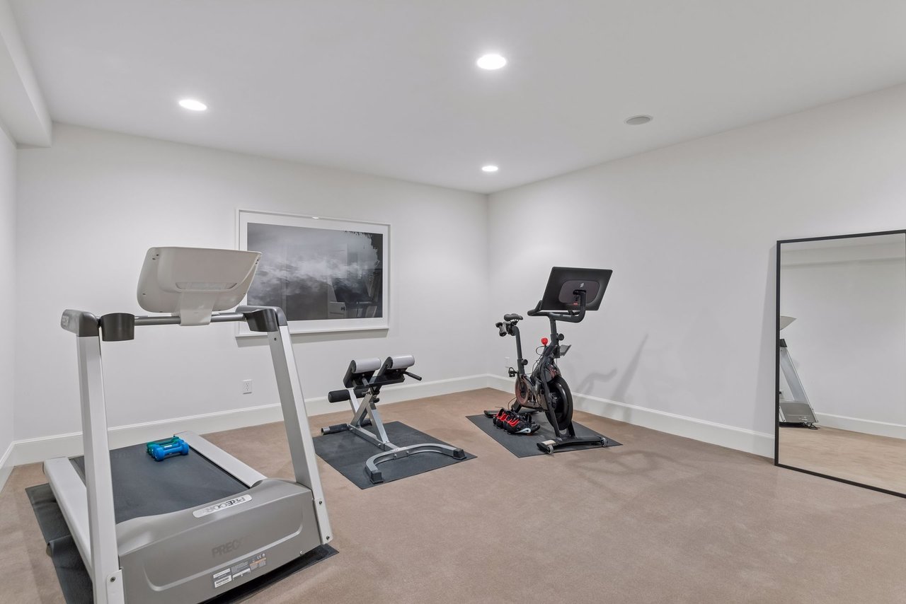 235 Hollander Road, Wayzata