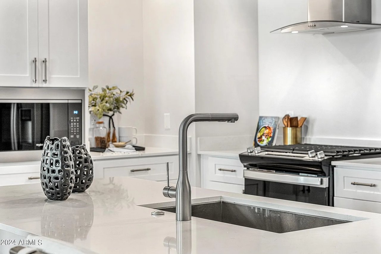 3131 N CENTRAL Avenue, 4015, Phoenix Unit: 4015