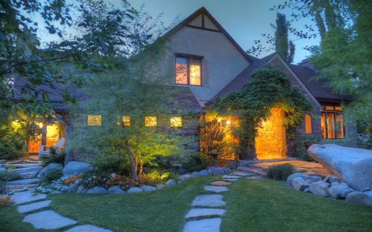 Just Listed! For Sale – Stunning English Creek Side Manor With Views in Sandy, UT