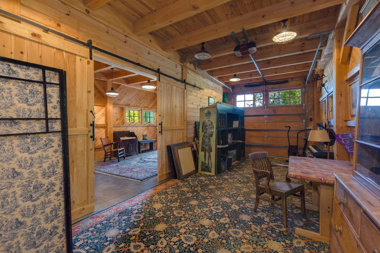 2226 Lake Shore Road