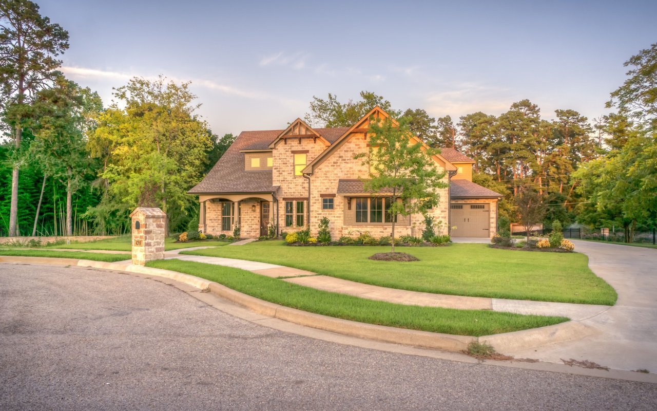 Home Sellers: Check This Easy Guide To Boost Your Home's Curb Appeal