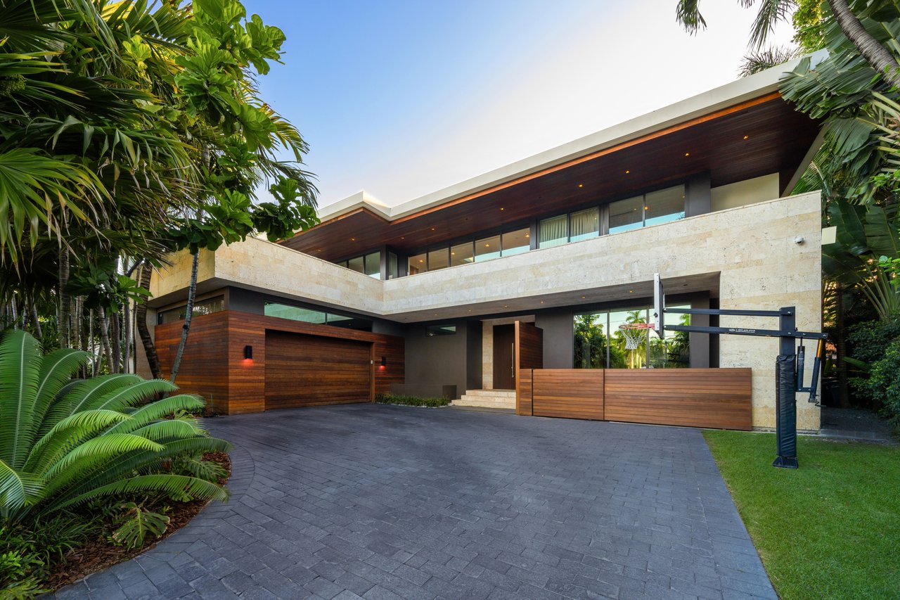 126 W San Marino Drive