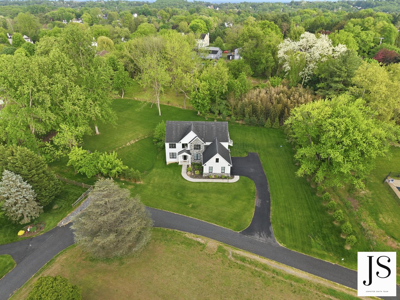 7 Overfield Ln, Glen Mills, PA 19342