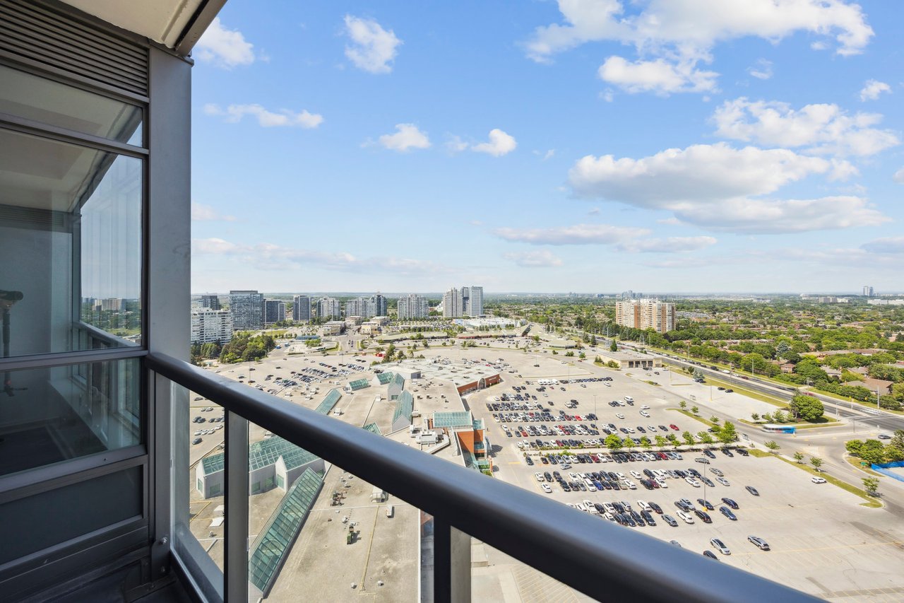 50 Upper Mall Way #2109