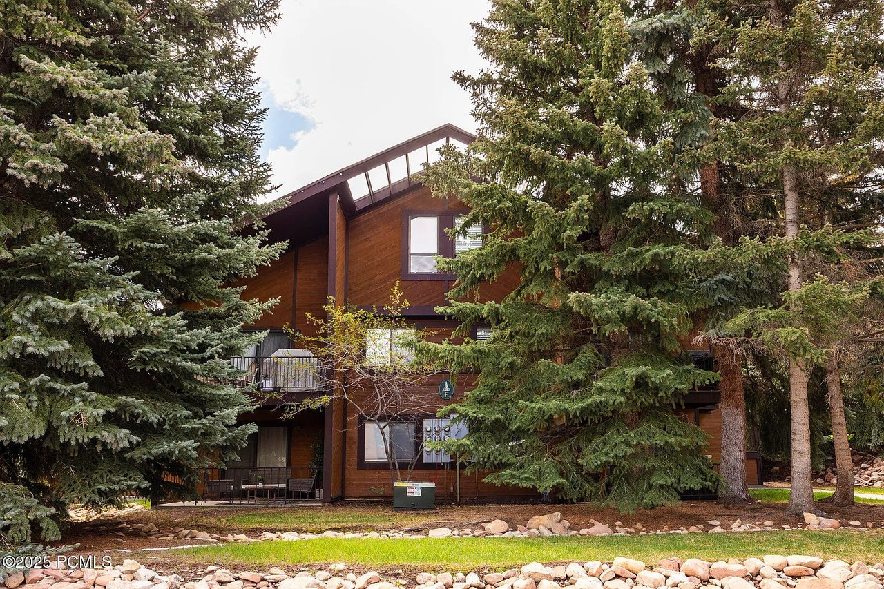 2025 Canyons Resort Dr APT F8