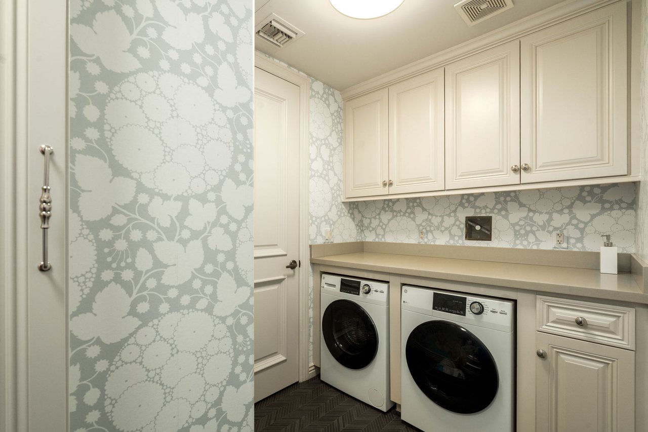 7181 E Camelback Road, 1105