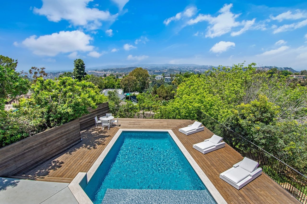 9040 Alto Cedro Drive