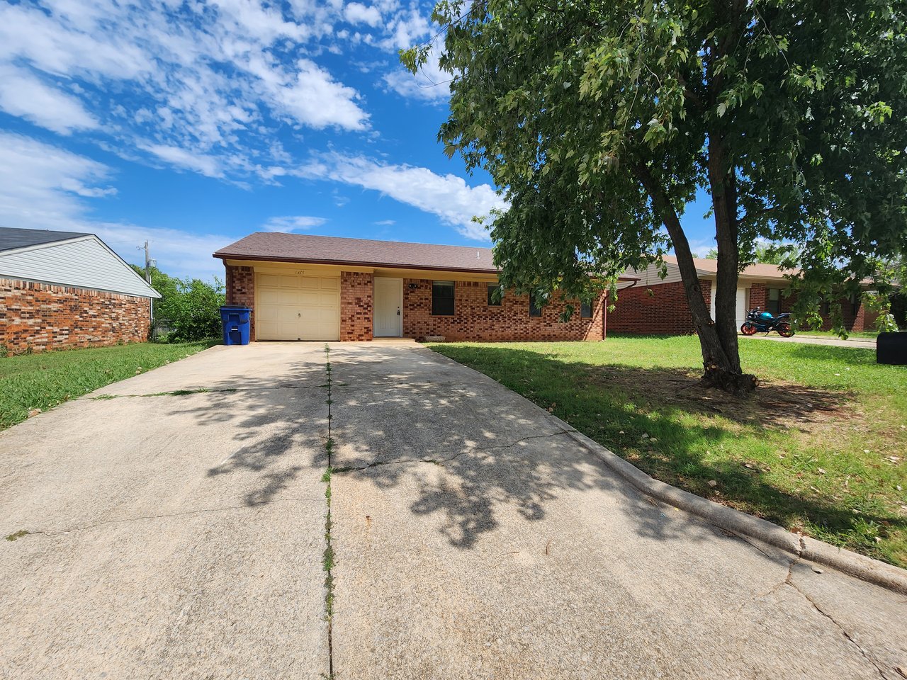 1207 Whispering Glenn Street