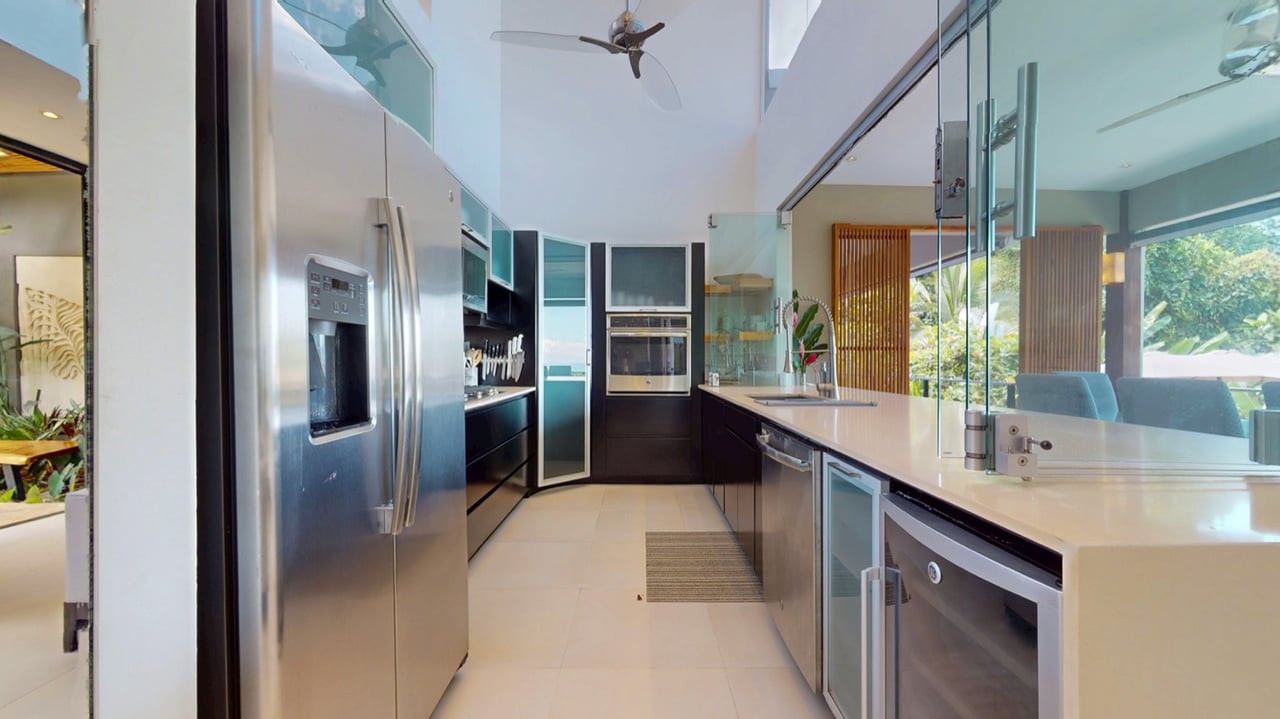 Luxury Retreat in Gated Community with Private Beach Access