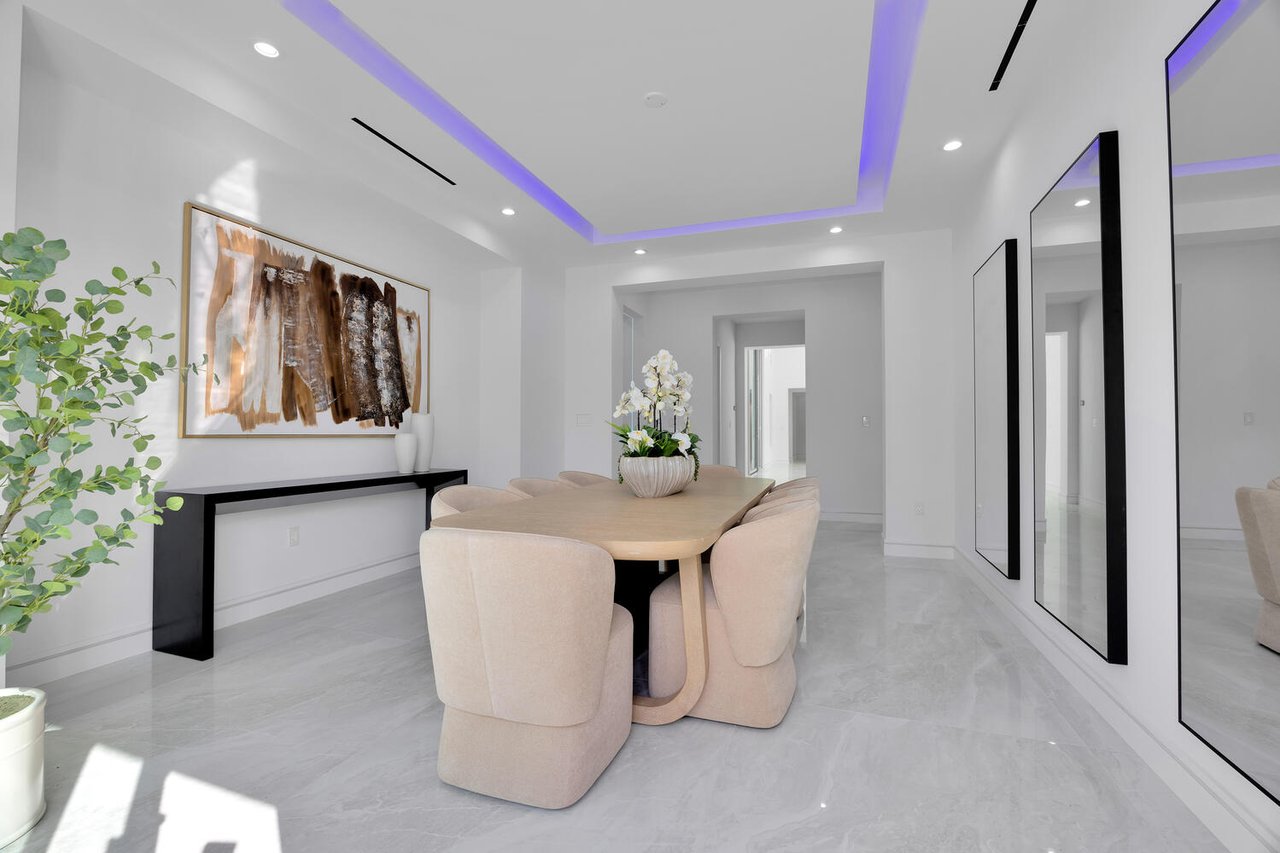 Your Private Resort - Everyday Of The Week