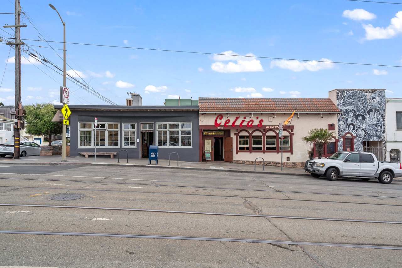 2210 39th Ave