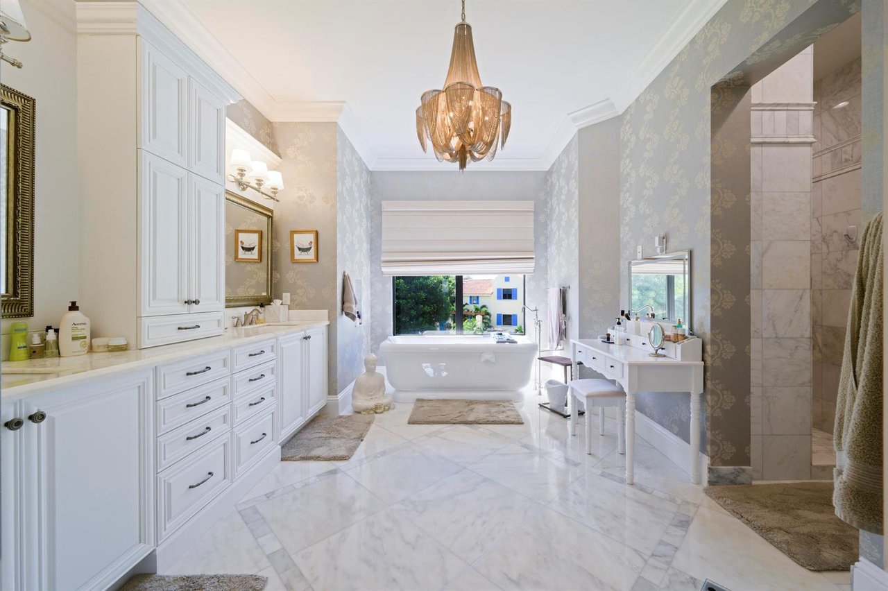 1950 Portage Landing N