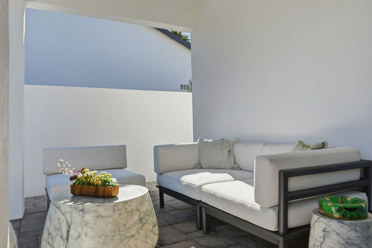 3901 E WELDON Avenue