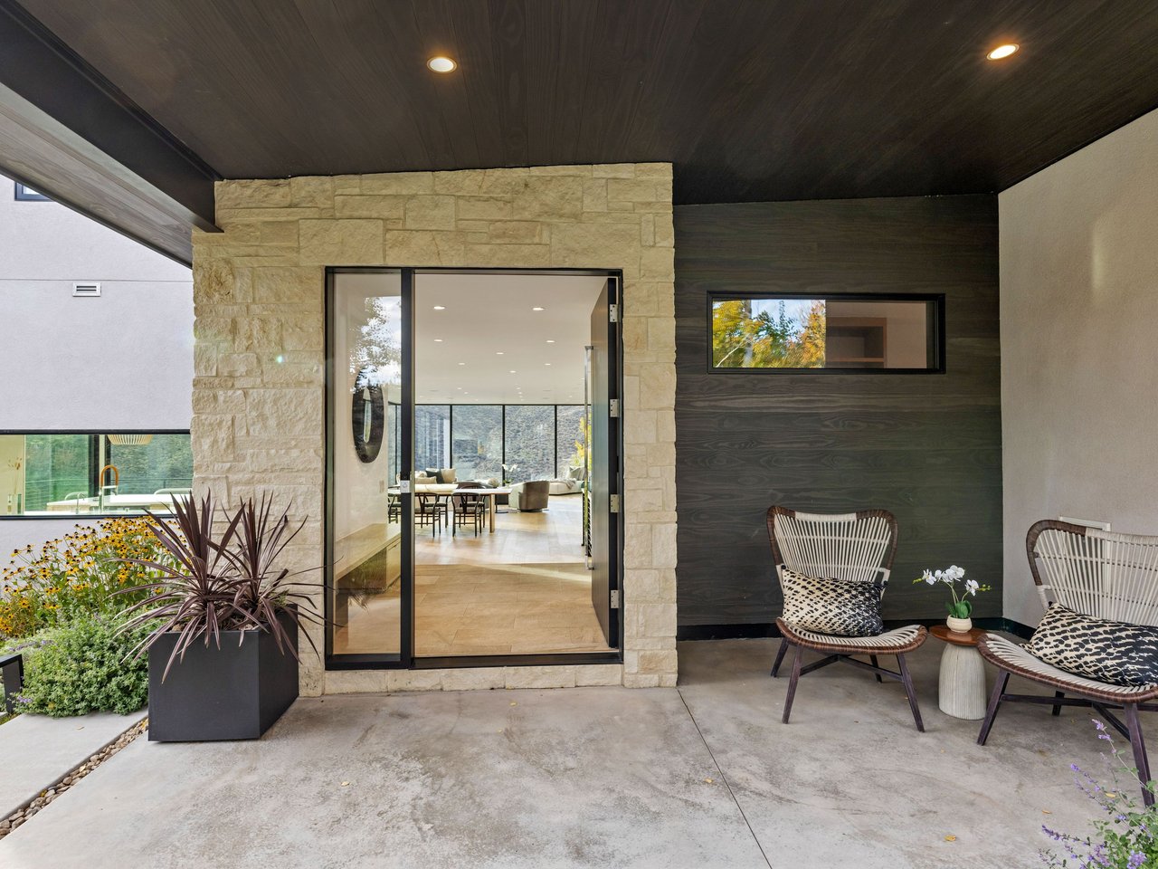 4380 June Point, Avon