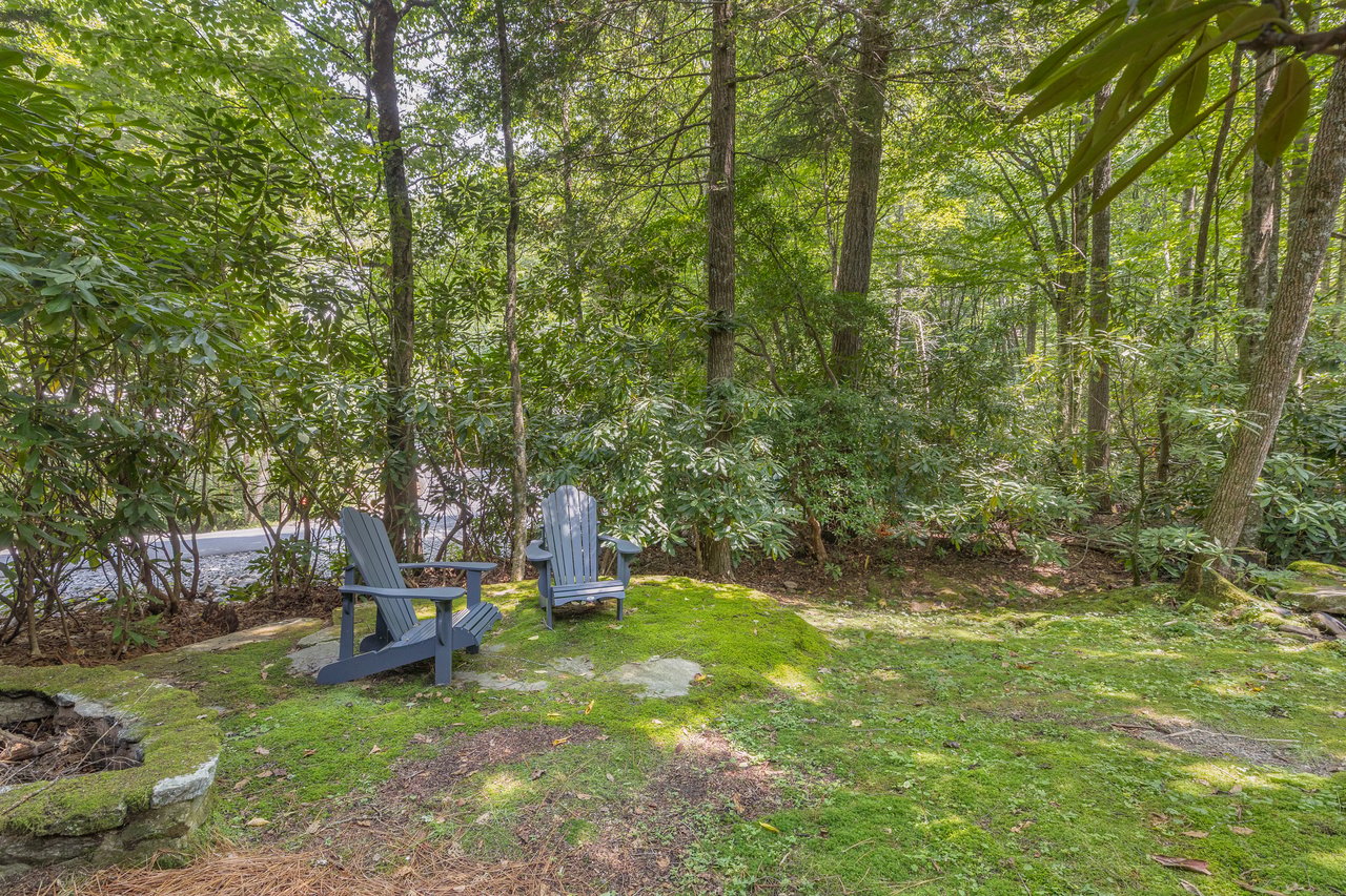 18 Moorewood Circle