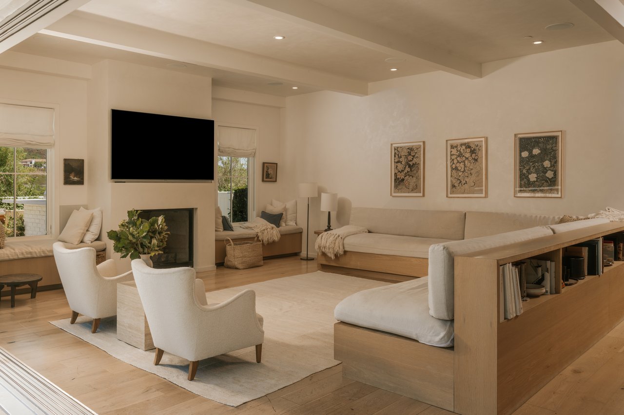 Brentwood Off-Market 