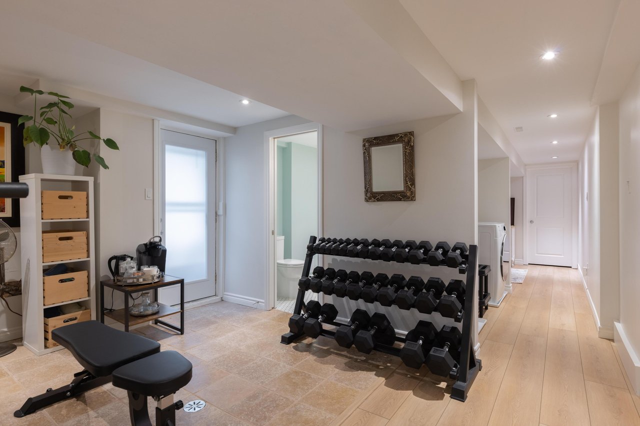 4456 Hawthorne Drive, Burlington, ON L7L 1G5