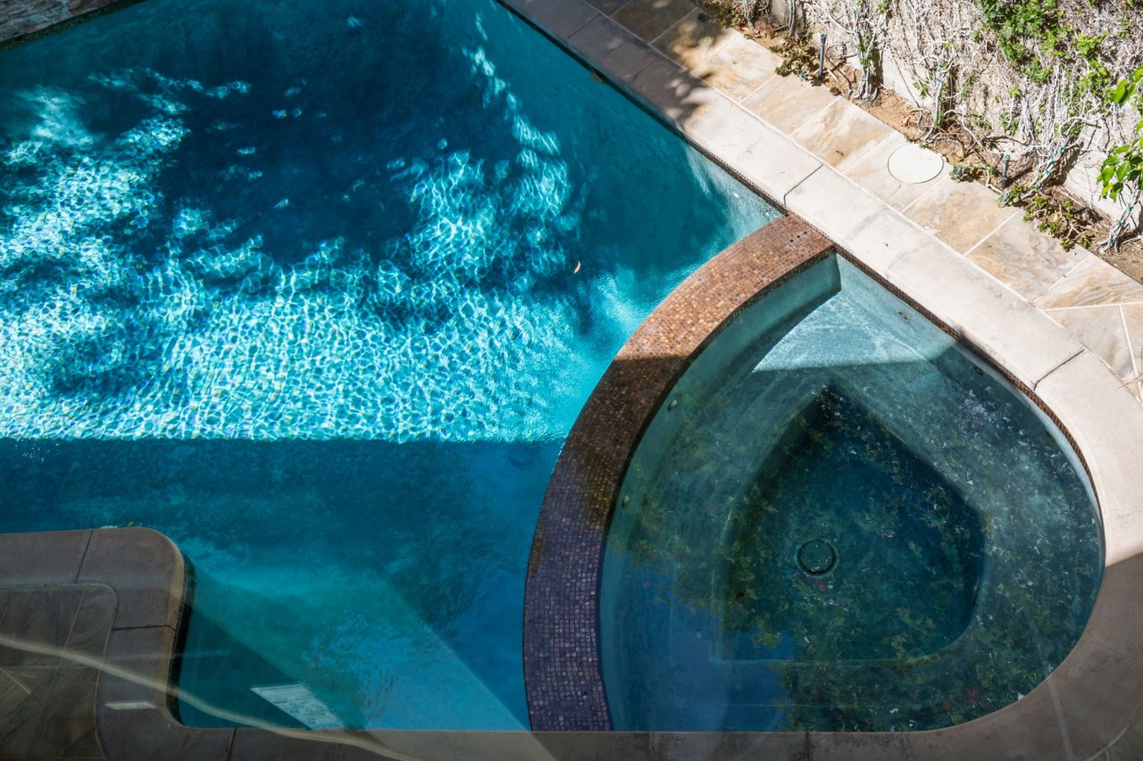 8713 Sunset Plaza Ter