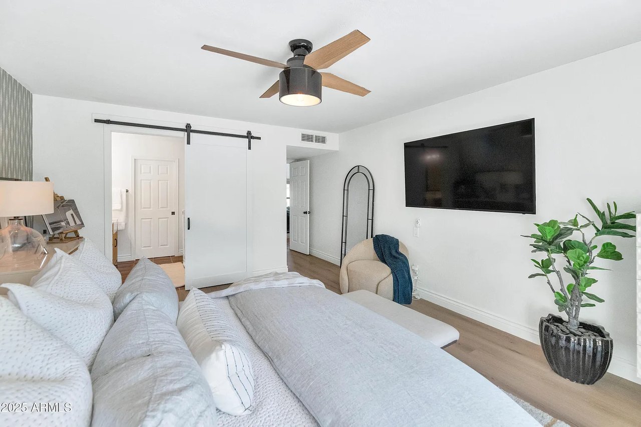 8007 E Del Rubi Dr