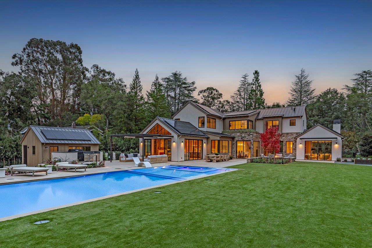 The Pinnacle of Ultra-Luxury Living in the Heart of Woodside